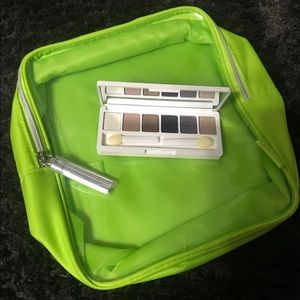 Clinique Eyeshadow Pallet + Travel Tote !